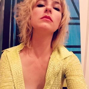 Meet your Posher, Caitlin